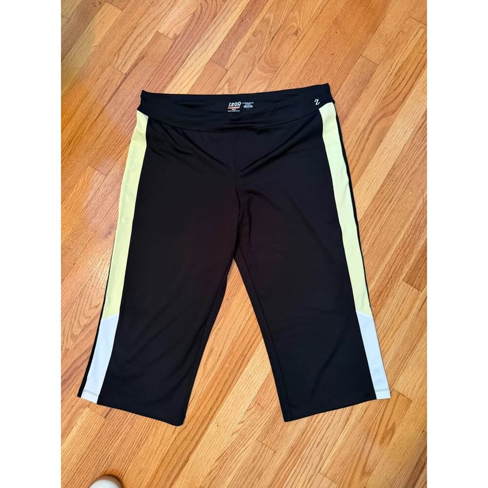 IZOD women’s Capri athletic cropped